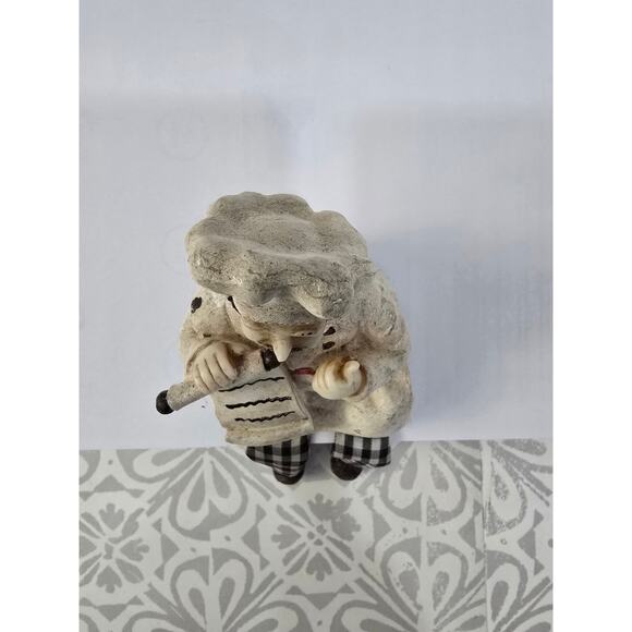 Chef Shelf-Sitter Figurine with Menu Scroll & Gingham Legs – Kitchen Décor - Picture 14 of 16
